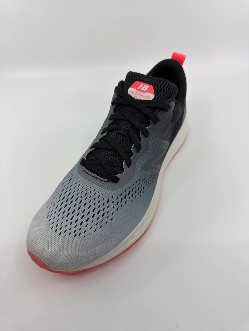 New Balance Fresh Foam Arishi v3 Color Gray & Blk s With Red SZ 10